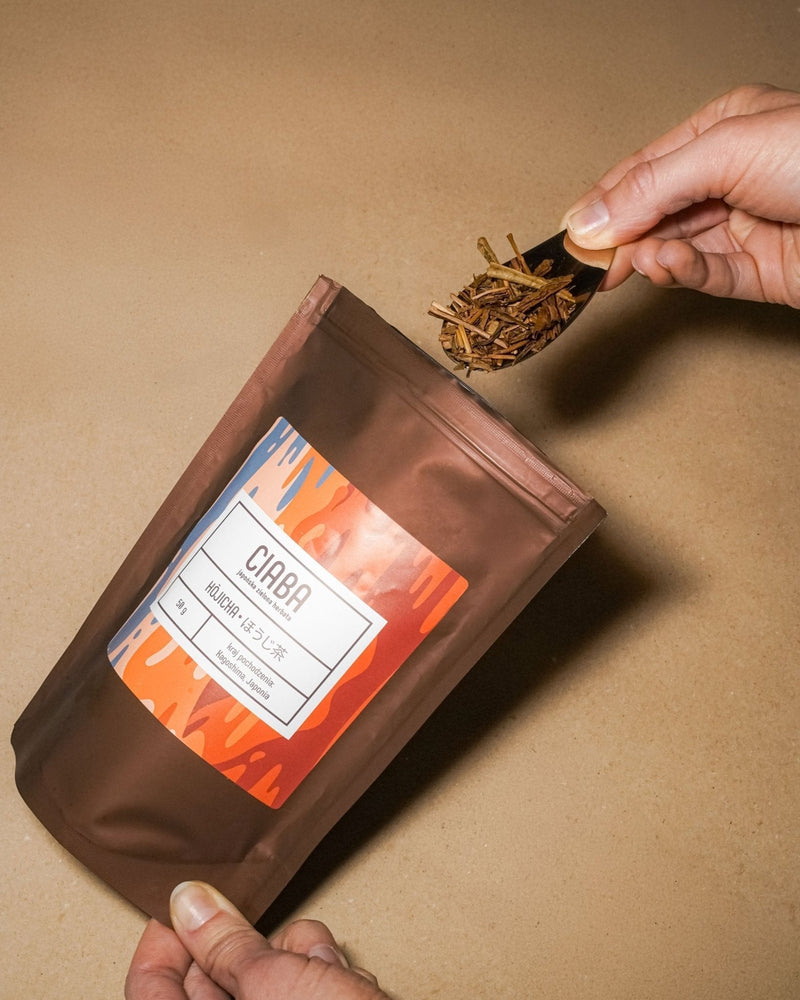 Hojicha – japońska prażona herbata o wyjątkowym aromacie - CIABA | JAPOŃSKA ZIELONA HERBATA