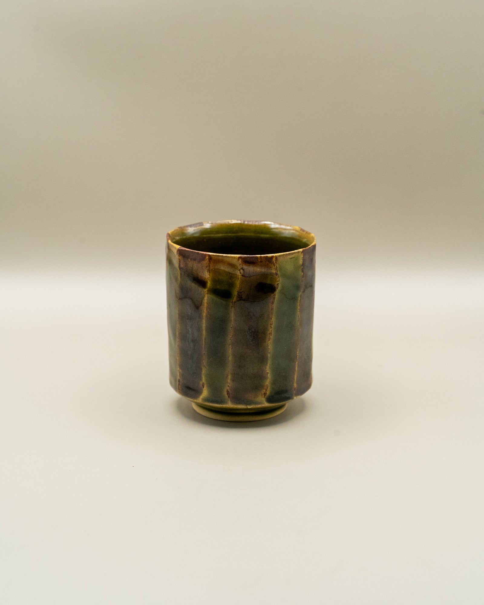 Yunomi - Sabina Benčíková (Struktura Ceramics) - CIABA | JAPOŃSKA ZIELONA HERBATA